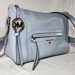 Michael Kors
Carine Large Pebbled Leather Crossbody Bag