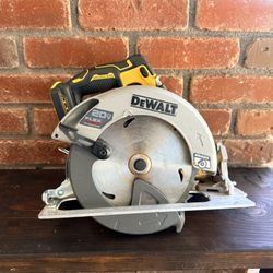 Dewalt 20v Circular Saw XR  Tool Only
