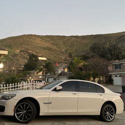 2012 BMW 750