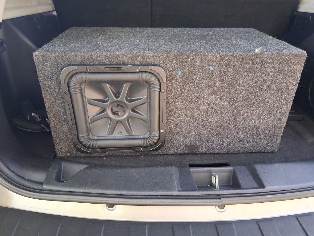 10" Subwoofer Kicker L7 No Rips Or Holes