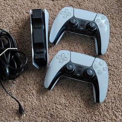 2 Ps5 Controller And Charger 