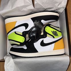 Jordan Retro 1 Volt