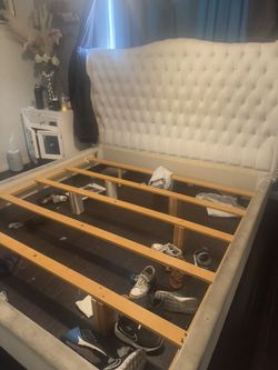 King Tufted Bed
