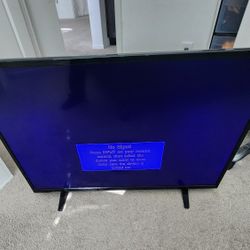  32 Inch Insignia TV comes with remote not  a smart TV 