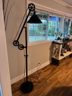 Henn&Hart Black Pulley Floor Lamp