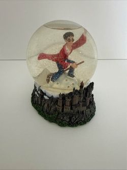 Harry Potter Quidditch Snow Globe - Enesco Warner Bros 2000 - Retired Collectible