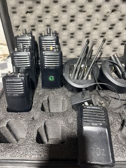 Motorola Vx-261 Radios 