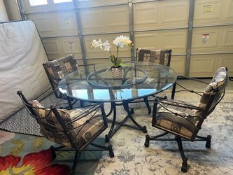 Beautiful table and chairs