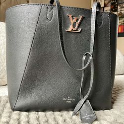 Louis Vuitton LockMe tote Bag