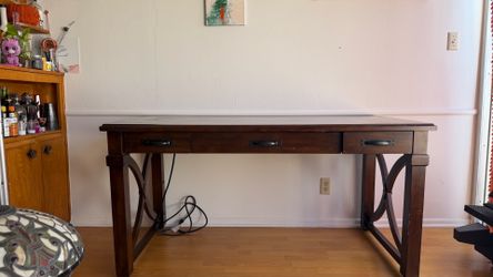 Large desk