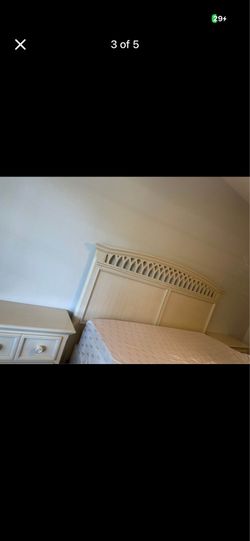 Off white 5 piece king size bedroom set