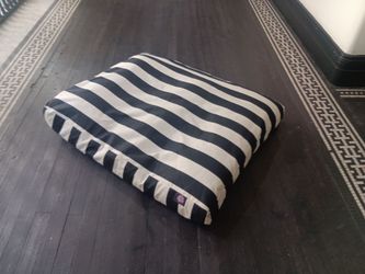 Large dog bed by Majestic Pet almost brand new