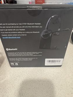 LEVN Wireless Bluetooth Headset with Charging Base - Like New!