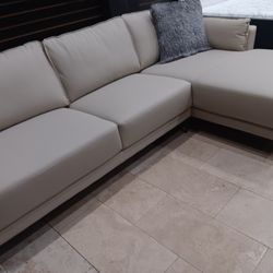 *Weekend Special*---Corsica Sleek Leather Sectional Sofa---Limited Stock!!!---Delivery And Financing👏