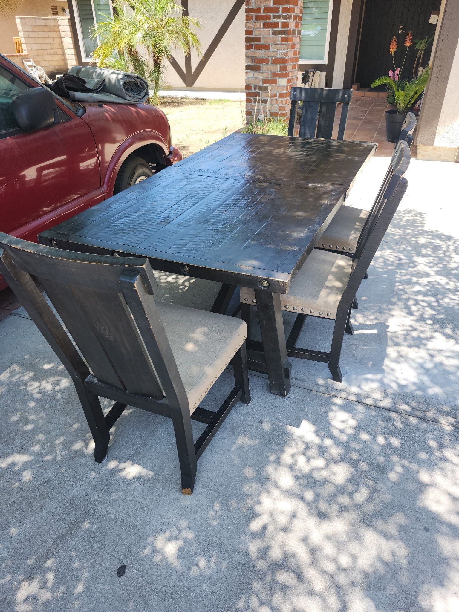 Dinning Table