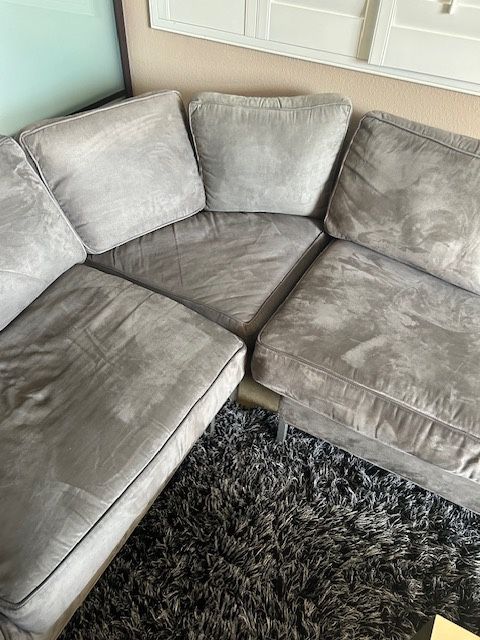 (3) PIECE SECTIONAL COUCH