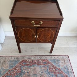 Councill Craftsmen End Table Or Bedside Table