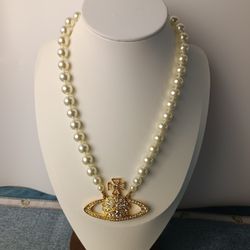 Brand new single-strand pearl necklace