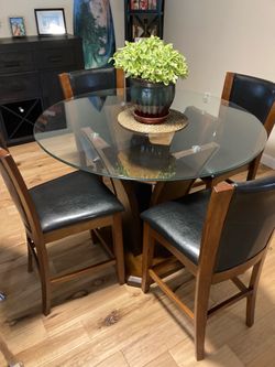 Dining room - kitchen table