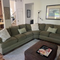 Sectional / Sofa