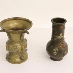 2 Japanese antique bronze shakudu small vases