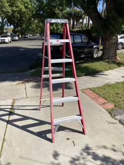 Ladder red 6 feet
