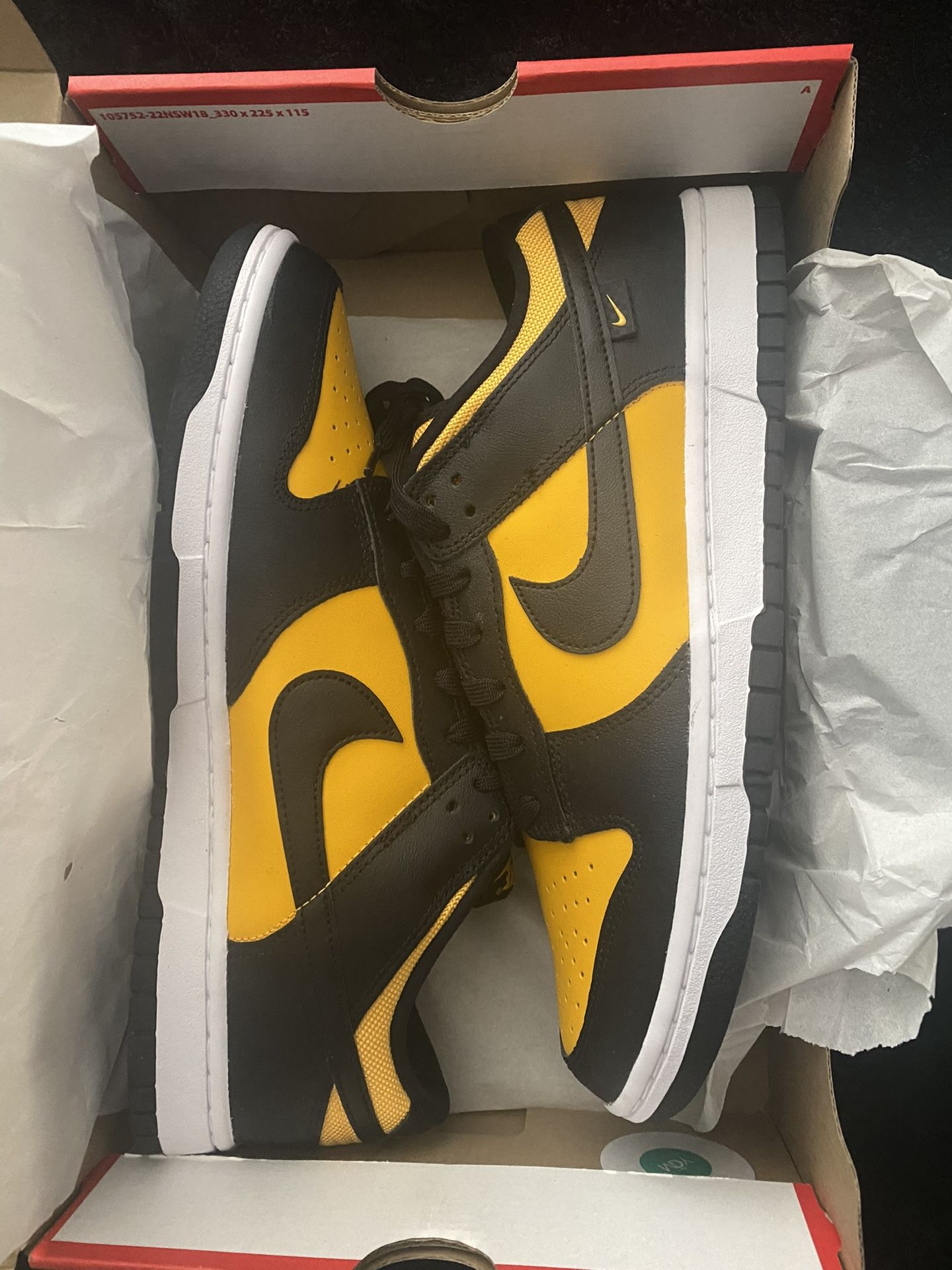 Nike dunk low reverse gold