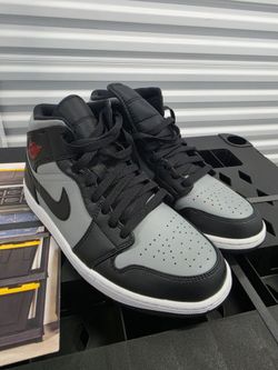 Jordan 1 Mid 10.5 Shadow red
