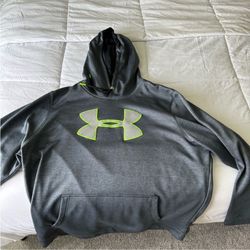 XXL Under Armor Sweater 