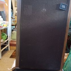 JBL J216a Bookshelf Speakers 