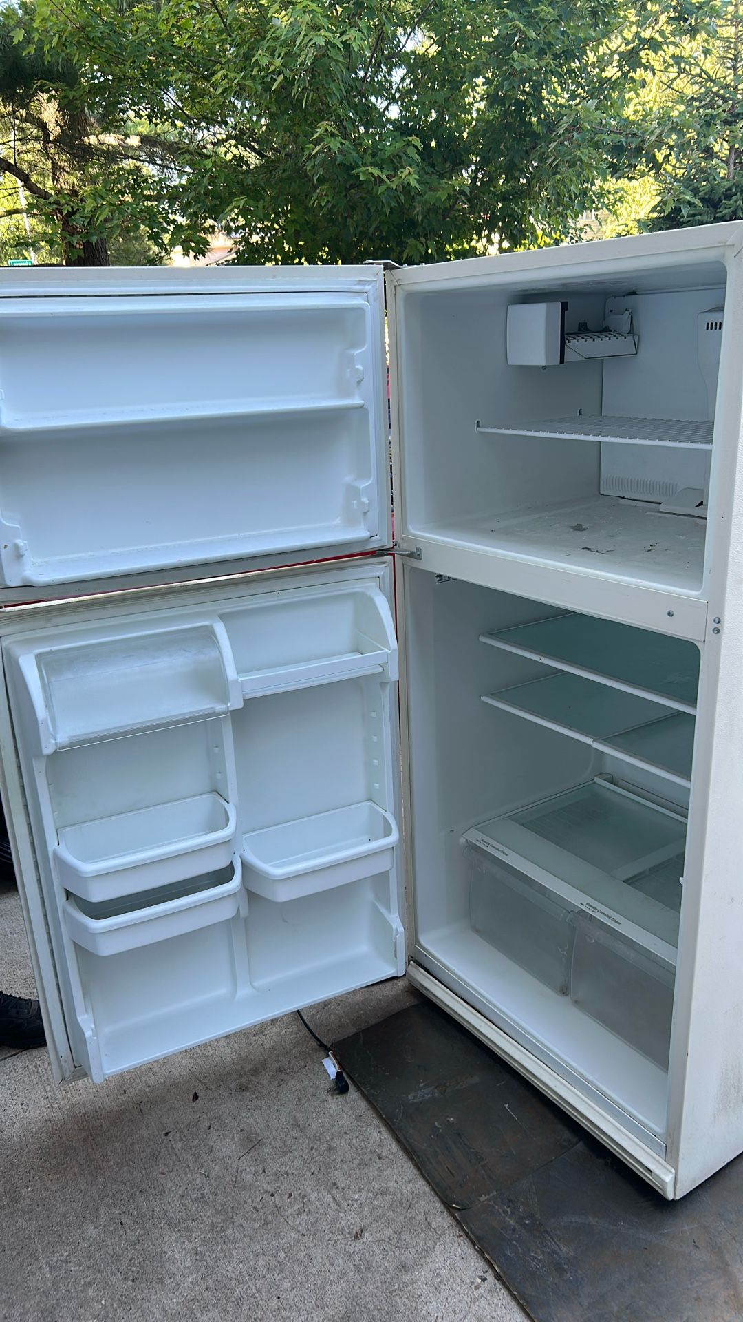 33” MAYTAG Refrigerator & Freezer