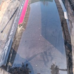 2007 To 2013 Chevy Tahoe ,GMC Yukon Rear Tailgate Hatch Glass With Third Brake Light 