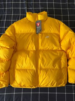 Nike Puffer Jacket Size Medium