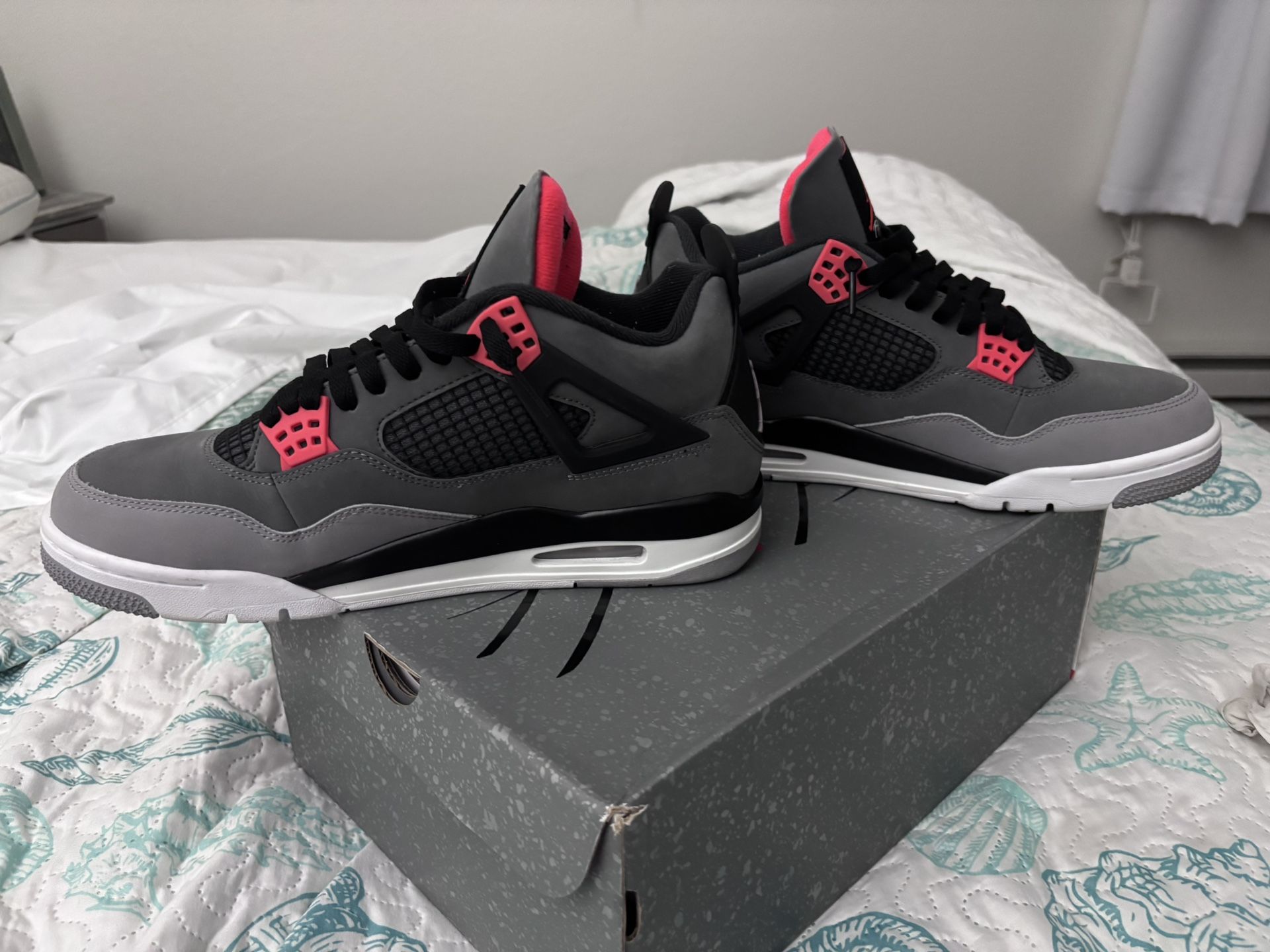 Jordan 4s
