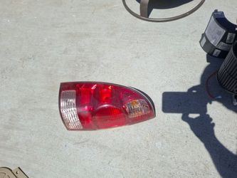 2006 Toyota Tacoma tail light