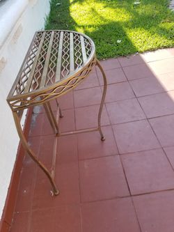 Accent Table Metal Super Cute