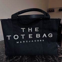 Marc Jacobs The Tote Bag