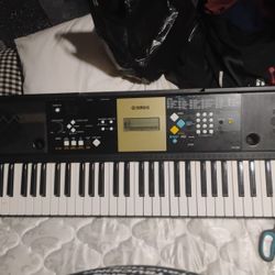 Yamaha Ypt-220 Keyboard/Synthizizer