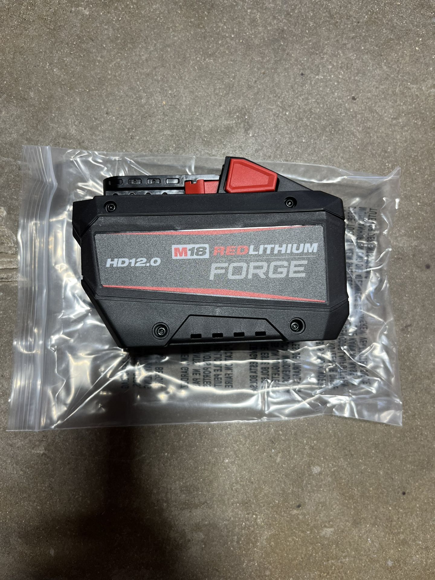Milwaukee 12.0 Forge Battery