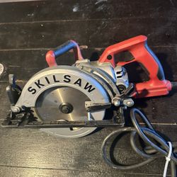 Skil Saw Mag 77 Worm Drive Light Weight Excellent Condition $125