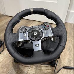 Logitech G920 Racing wheel, pedals, and Shifter