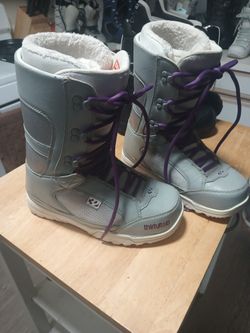 Women's Size 8 And 1/2 32s In Great Condition See Description