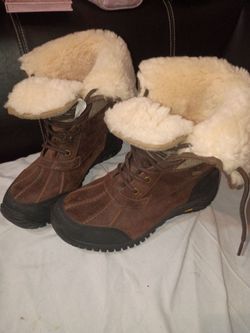 Woman's UGG boots size 9