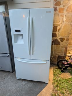 Samsung French door refrigerator (delivery available)