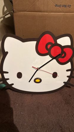 Hello kitty wall clock
