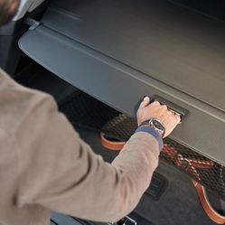 *Genuine* AUDI Q5 Privacy Trunk Cover