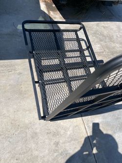 Hitch cargo carrier