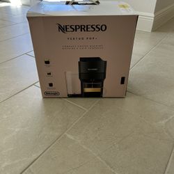 Black Nespresso Vertuo Pop