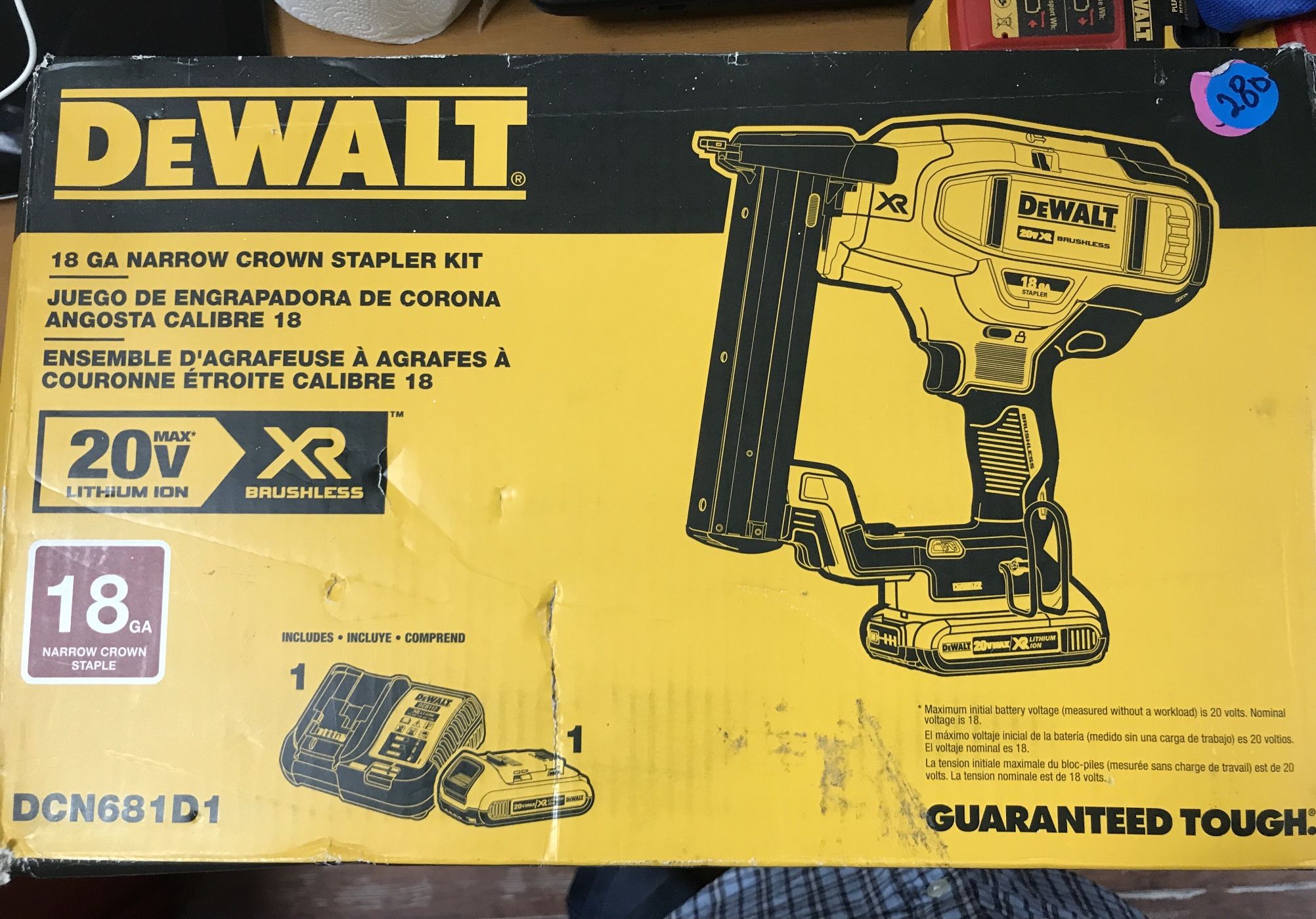 DeWalt DCN681D1- 18GA Narrow Crown Stapler Kit