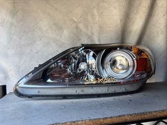 2009 - 2010 HYUNDAI GENESIS SEDAN RIGHT RH HEADLIGHT OEM USED #7154